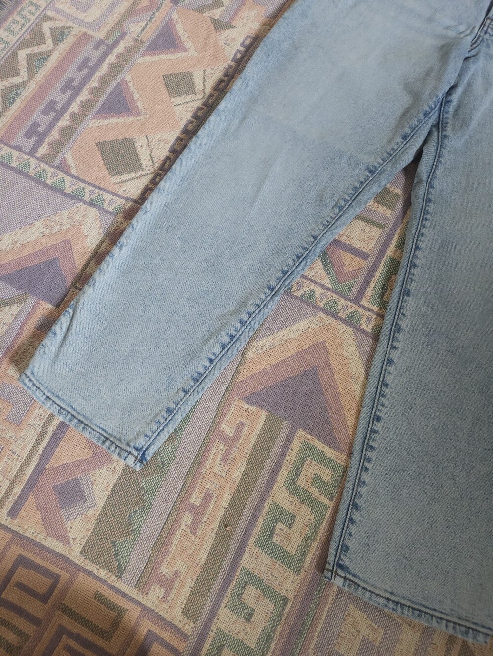 Express Boyfriend Mid Rise Jeans Size 10 R - Picture 3 of 9